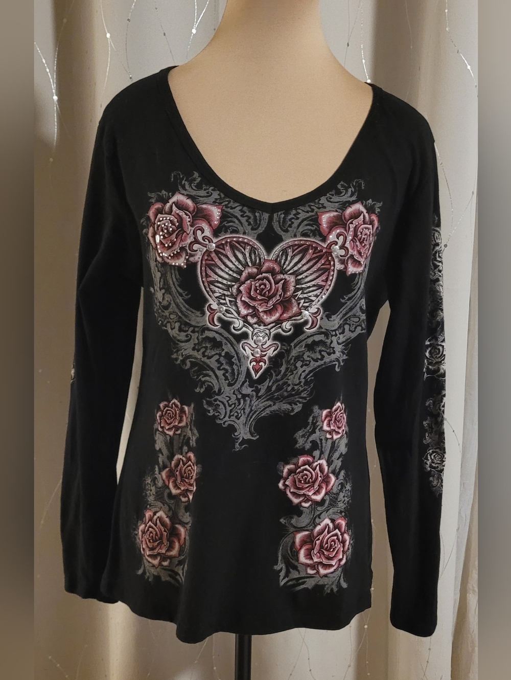 Liberty Wear Red Rose Wing Heart Graphic Long Sleeve Top X-Large